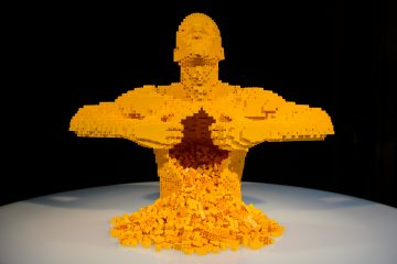 Mostra reúne esculturas de LEGO no Iguatemi Campinas