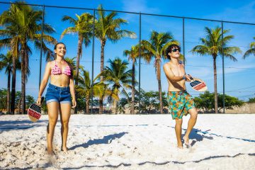 Nas férias, Hot Beach oferece clínicas de slake line, futvôlei, beach tennis e vôlei