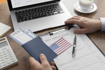 IMIGRAÇÃO E VISTOS AMERICANOS EM 2025: NOVAS POLÍTICAS, RENOVAÇÃO E COMO BRASILEIROS PODEM SE PLANEJAR