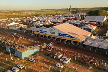 Cerimônia de abertura da 30ª edição da Agrishow conta com homenagens aos principais idealizadores da feira e presença de autoridades