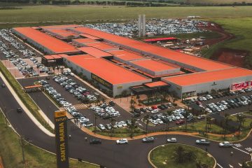 Santa Maria Outlet recebe unidades de Carmen Steffens e Moby Dick