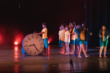 Instituição Aparecido Savegnago promove apresentações pedagógicas do coral e do teatro em Sertãozinho