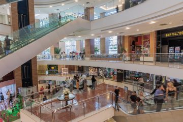 Varejo e serviços impulsionam contratações temporárias em Ribeirão Preto