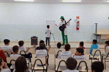 Cooperativa oferece aulas gratuitas de educação financeira para alunos da rede municipal de Ribeirão Preto