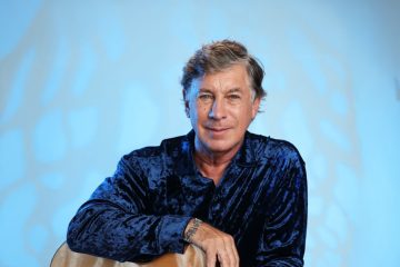 Flávio Venturini celebra grandes sucessos da carreira em apresentação especial no Multiplan Hall